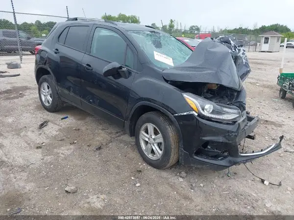 KL7CJPSB3MB310832 2021 CHEVROLET TRAX - Image 1