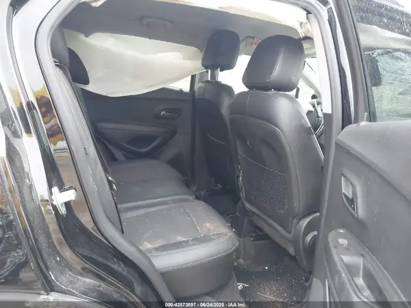 KL7CJPSB3MB310832 2021 CHEVROLET TRAX - Image 8