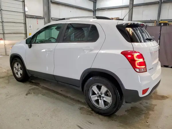 KL7CJPSB3MB341952 2021 CHEVROLET TRAX - Image 2