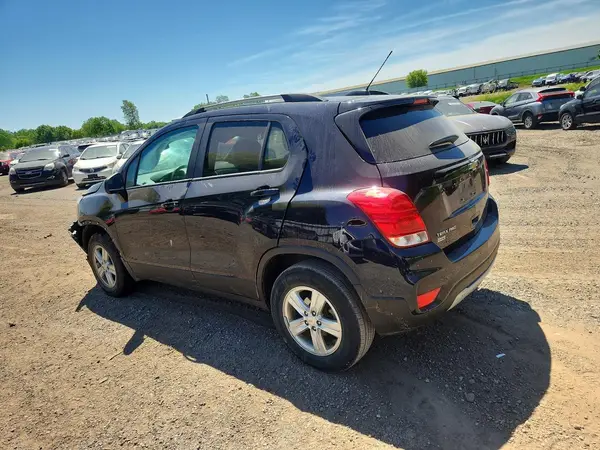 KL7CJPSB3MB343619 2021 CHEVROLET TRAX - Image 2