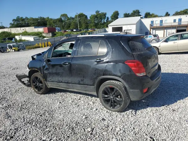 KL7CJPSB3MB347458 2021 CHEVROLET TRAX - Image 2