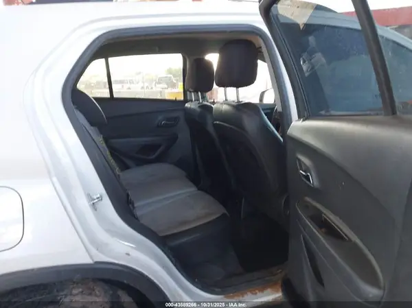 KL7CJPSB3MB356919 2021 CHEVROLET TRAX - Image 8