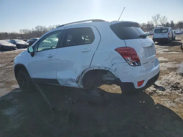 KL7CJPSB3MB359450 2021 CHEVROLET TRAX - Image 2