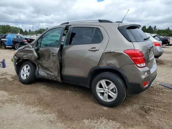 KL7CJPSB3MB359657 2021 CHEVROLET TRAX - Image 2