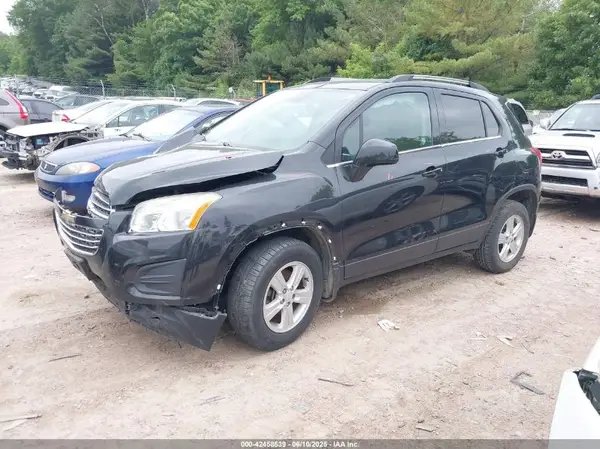 KL7CJPSB4GB549262 2016 CHEVROLET TRAX - Image 2