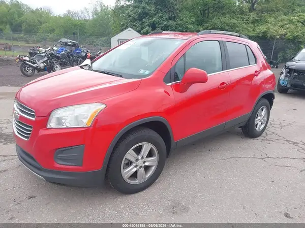 KL7CJPSB4GB566742 2016 CHEVROLET TRAX - Image 2