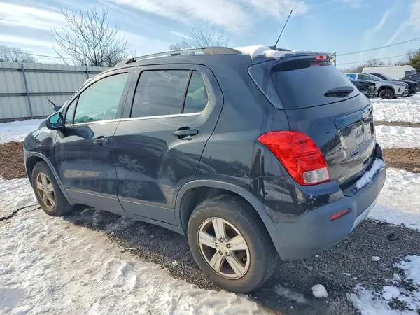 KL7CJPSB4GB588921 2016 CHEVROLET TRAX - Image 2