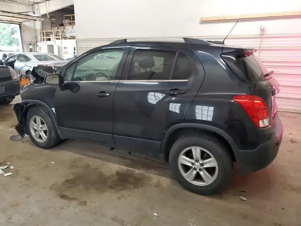 KL7CJPSB4GB608326 2016 CHEVROLET TRAX - Image 2