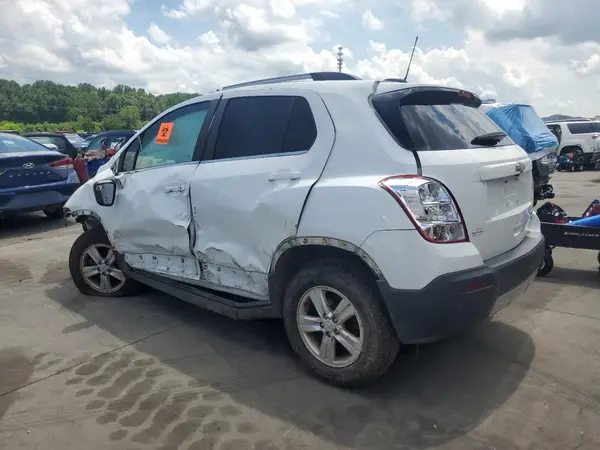 KL7CJPSB4GB609847 2016 CHEVROLET TRAX - Image 2