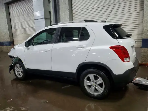 KL7CJPSB4GB760753 2016 CHEVROLET TRAX - Image 2