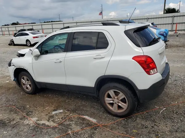 KL7CJPSB4GB762227 2016 CHEVROLET TRAX - Image 2