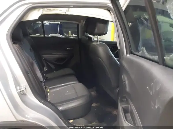 KL7CJPSB4HB109687 2017 CHEVROLET TRAX - Image 8