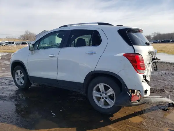 KL7CJPSB4JB515720 2018 CHEVROLET TRAX - Image 2