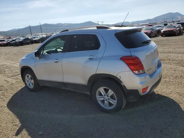 KL7CJPSB4JB576548 2018 CHEVROLET TRAX - Image 2