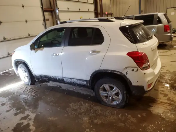 KL7CJPSB4JB579966 2018 CHEVROLET TRAX - Image 2