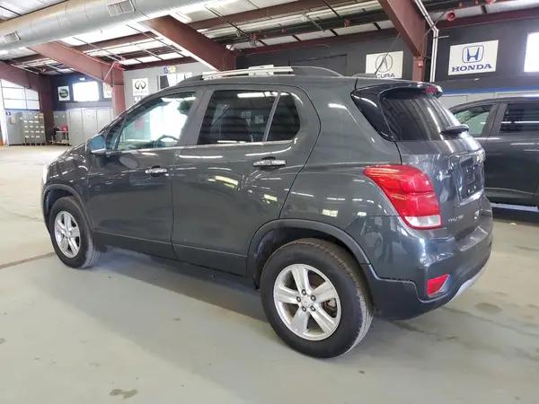 KL7CJPSB4JB594077 2018 CHEVROLET TRAX - Image 2