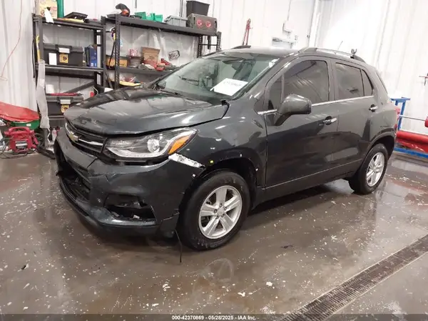 KL7CJPSB4JB603439 2018 CHEVROLET TRAX - Image 2