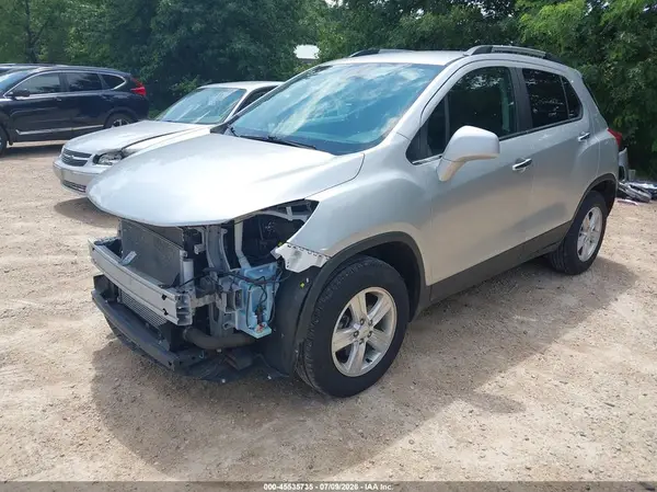 KL7CJPSB4JB610665 2018 CHEVROLET TRAX - Image 2