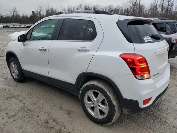 KL7CJPSB4JB611945 2018 CHEVROLET TRAX - Image 2