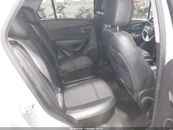 KL7CJPSB4JB612528 2018 CHEVROLET TRAX - Image 8