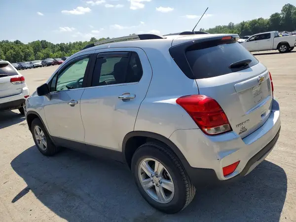 KL7CJPSB4JB613257 2018 CHEVROLET TRAX - Image 2