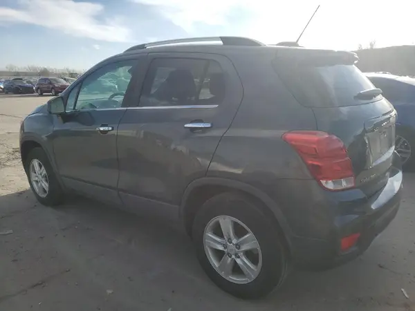 KL7CJPSB4JB617891 2018 CHEVROLET TRAX - Image 2