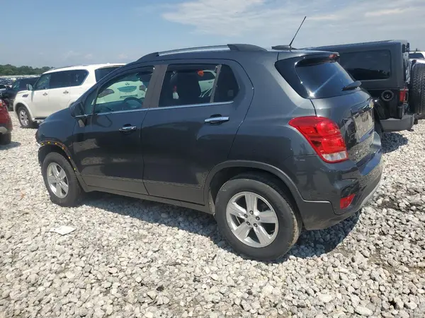KL7CJPSB4JB653645 2018 CHEVROLET TRAX - Image 2