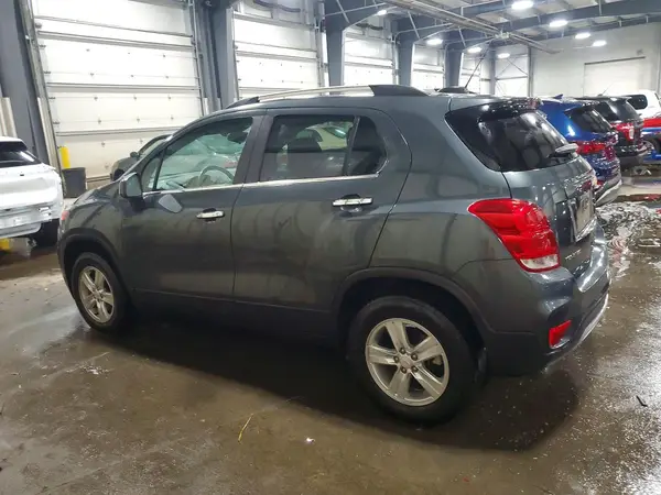 KL7CJPSB4JB672227 2018 CHEVROLET TRAX - Image 2