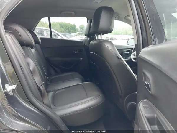 KL7CJPSB4JB672681 2018 CHEVROLET TRAX - Image 8