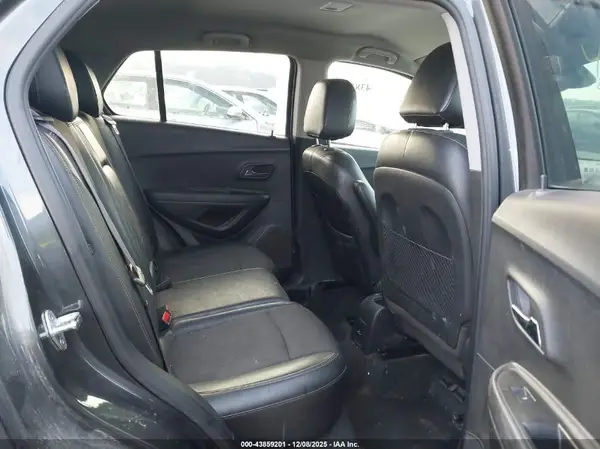 KL7CJPSB4JB673085 2018 CHEVROLET TRAX - Image 8
