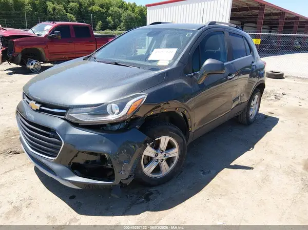 KL7CJPSB4JB685477 2018 CHEVROLET TRAX - Image 2