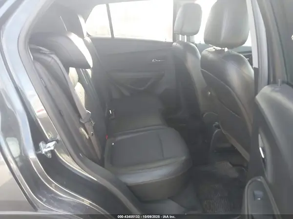 KL7CJPSB4JB691294 2018 CHEVROLET TRAX - Image 8