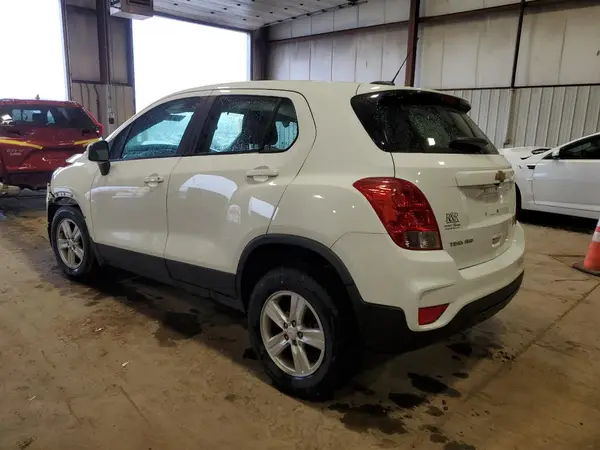 KL7CJPSB4JB699153 2018 CHEVROLET TRAX - Image 2