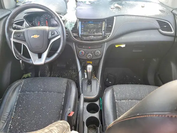 KL7CJPSB4JB704335 2018 CHEVROLET TRAX - Image 8