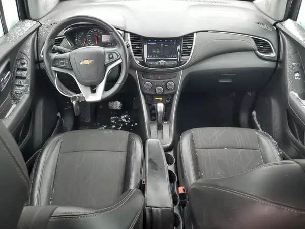 KL7CJPSB4JB710832 2018 CHEVROLET TRAX - Image 8