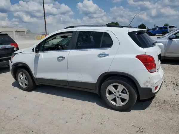 KL7CJPSB4JB712595 2018 CHEVROLET TRAX - Image 2