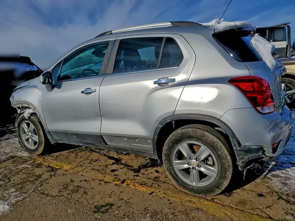 KL7CJPSB4JB712998 2018 CHEVROLET TRAX - Image 2