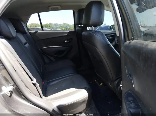 KL7CJPSB4JB716727 2018 CHEVROLET TRAX - Image 8