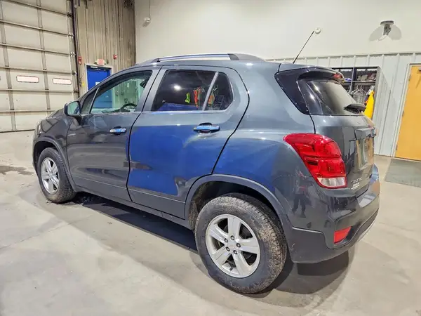 KL7CJPSB4JB725041 2018 CHEVROLET TRAX - Image 2