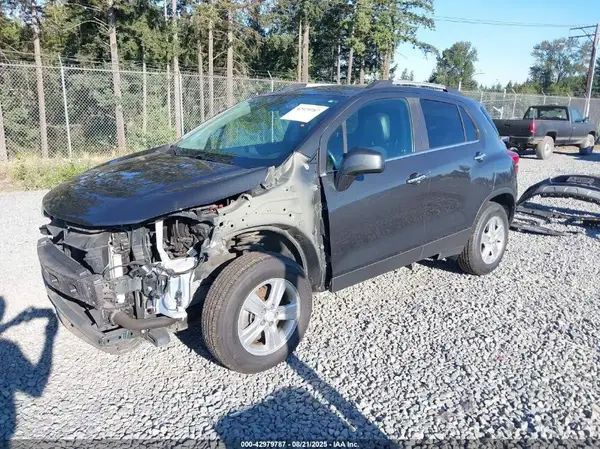 KL7CJPSB4JB729493 2018 CHEVROLET TRAX - Image 2