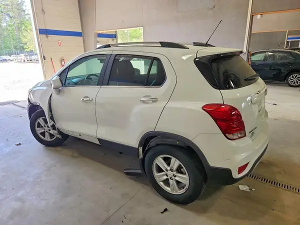 KL7CJPSB4KB723792 2019 CHEVROLET TRAX - Image 2
