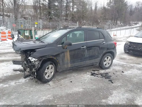 KL7CJPSB4KB744853 2019 CHEVROLET TRAX - Image 2