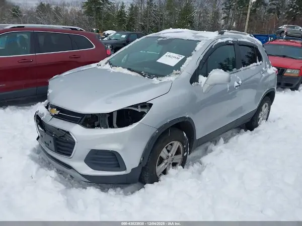 KL7CJPSB4KB751656 2019 CHEVROLET TRAX - Image 2