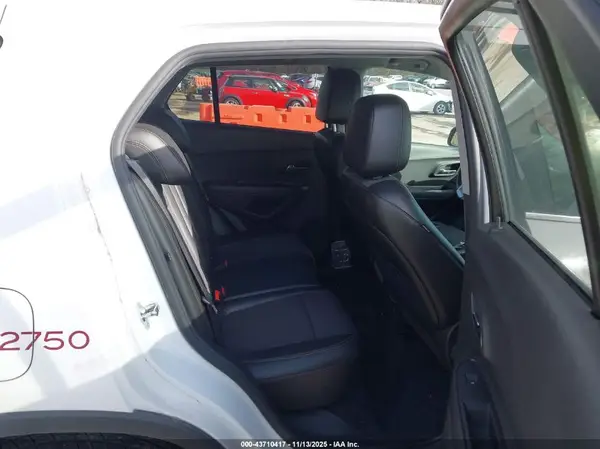 KL7CJPSB4KB758042 2019 CHEVROLET TRAX - Image 8