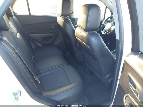 KL7CJPSB4KB773804 2019 CHEVROLET TRAX - Image 8