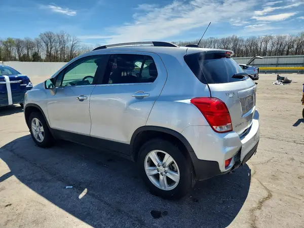KL7CJPSB4KB781885 2019 CHEVROLET TRAX - Image 2