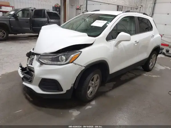 KL7CJPSB4KB792840 2019 CHEVROLET TRAX - Image 2