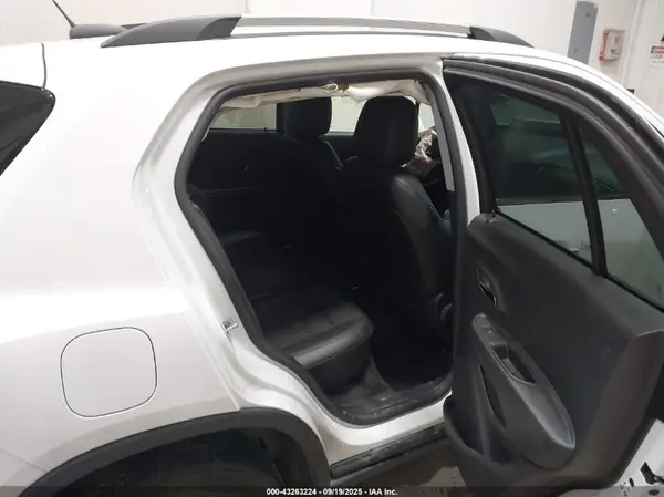 KL7CJPSB4KB792840 2019 CHEVROLET TRAX - Image 8