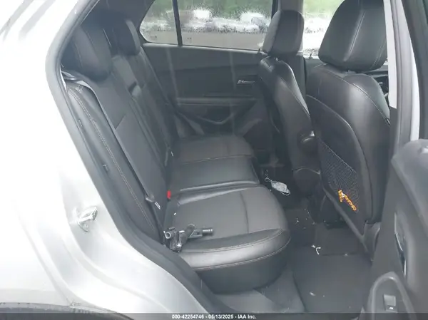 KL7CJPSB4KB806025 2019 CHEVROLET TRAX - Image 8