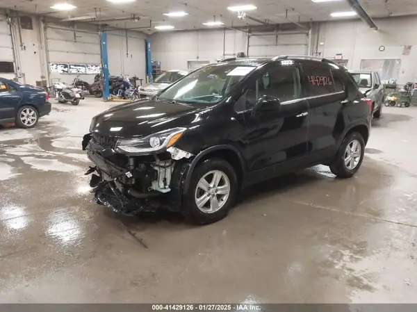 KL7CJPSB4KB854026 2019 CHEVROLET TRAX - Image 2